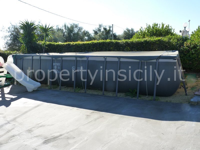 Villa for sale in the countryside of Avola with agricultural land and